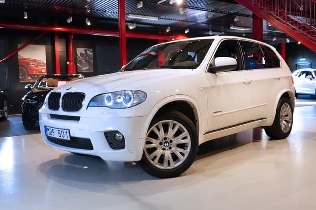 BMW X5 xDrive30d | M Sport | EL-Stolar | Stora Skärm | 245hk