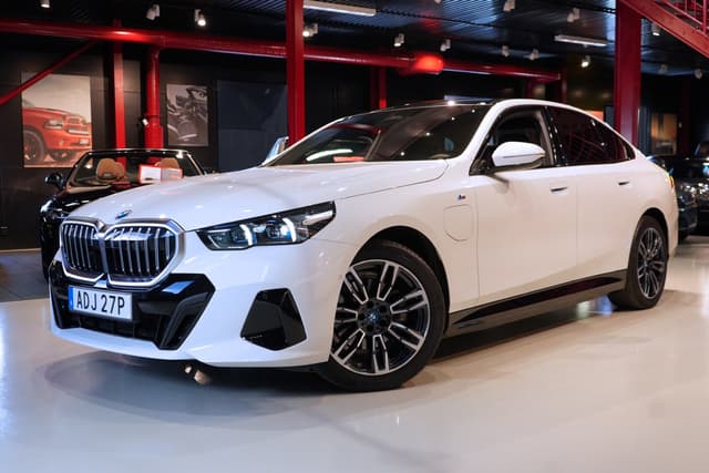 BMW 530e M Sport Panorama El-Stolar H/K ljud Drive Assist Plus