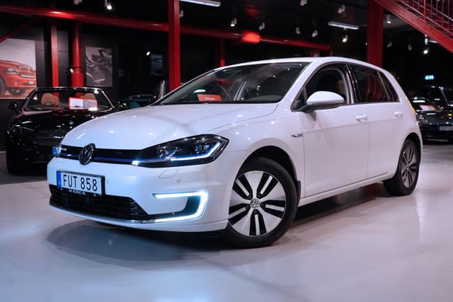 Volkswagen e-Golf 35,8 kWh | 136hk | MOMS | NAV