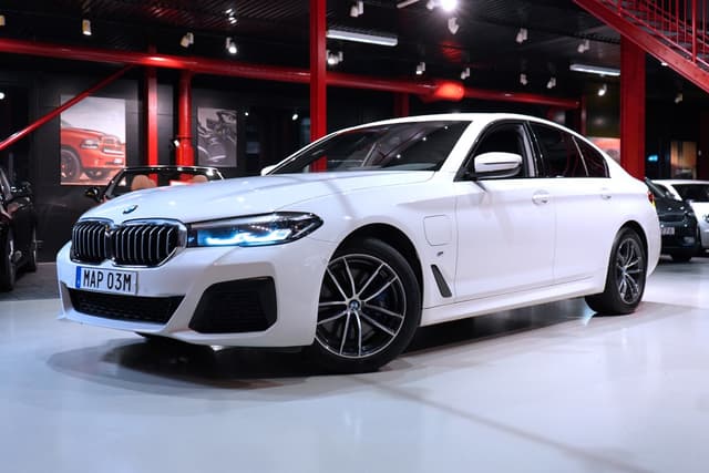 BMW 530e xDrive Sedan | M Sport | NAV | KAM | DRAG | Facelift