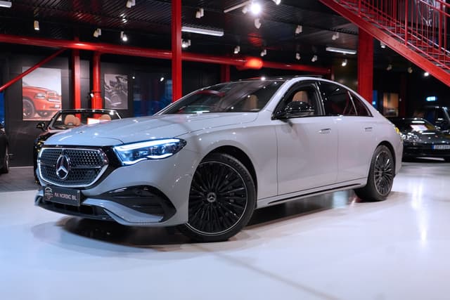 Mercedes-Benz E 200 AMG Panorama Burmester HUD 360 Kam / VAT