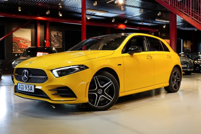 Mercedes-Benz A 250e Plug-in-Hybrid AMG Panorama El-Stolar Burmester 218hk