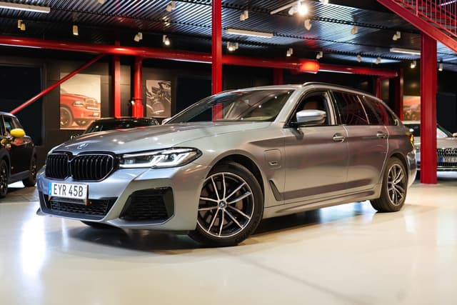 BMW 530e xDrive Touring M Sport HUD Läder Drag / MOMS