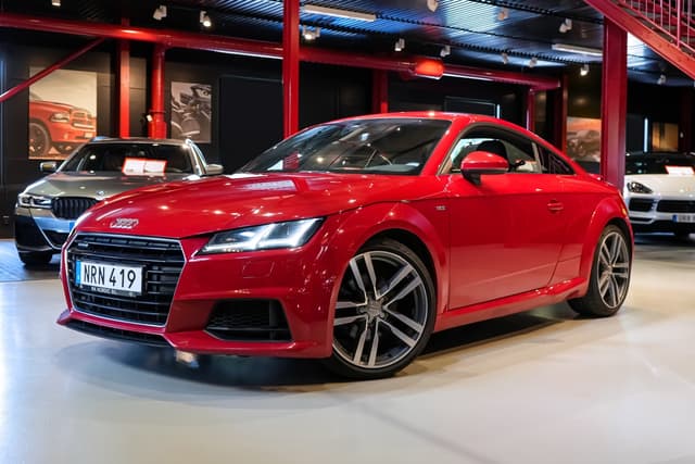 Audi TT Coupé 230hk Quattro / S-Line / Cockpit / MMI® Navigation Plus